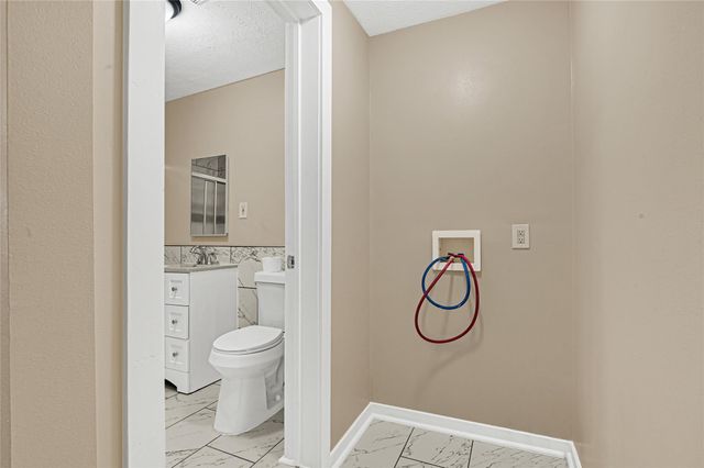 305 N Live Oak Street, Houston, TX 77003