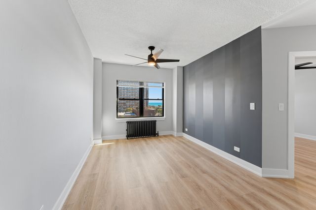 6026 N Winthrop Avenue 8E, Chicago, IL 60660