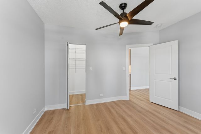6026 N Winthrop Avenue 8E, Chicago, IL 60660