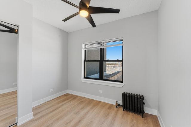 6026 N Winthrop Avenue 8E, Chicago, IL 60660