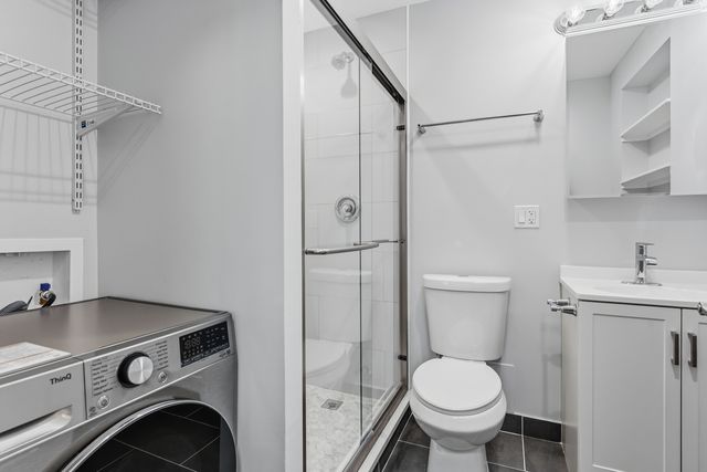 6026 N Winthrop Avenue 8E, Chicago, IL 60660