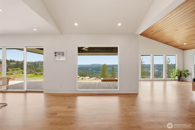 226 High Drive, Spokane, WA 99203