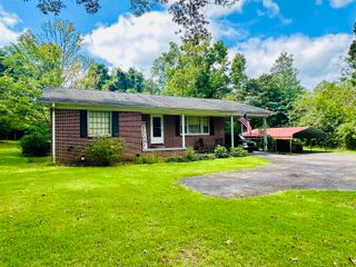 806 CIRCLE HILL DR, Selmer, TN 38375