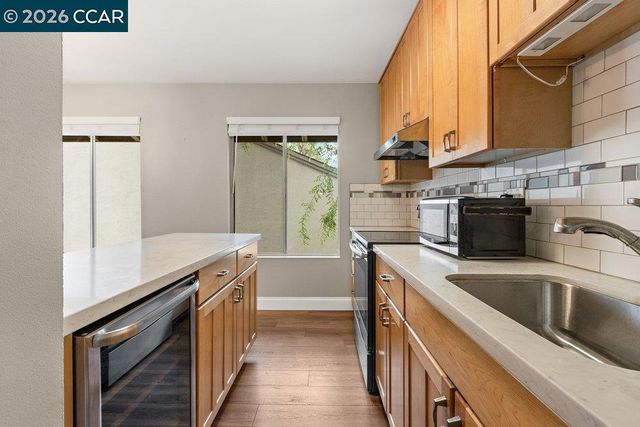 1241 Homestead Ave 206, Walnut Creek, CA 94598