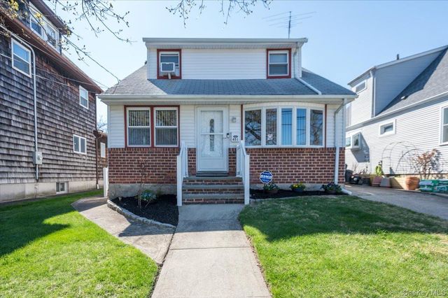 451 Nassau Boulevard, Williston Park, NY 11596