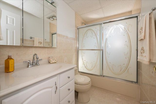 451 Nassau Boulevard, Williston Park, NY 11596