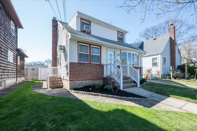 451 Nassau Boulevard, Williston Park, NY 11596