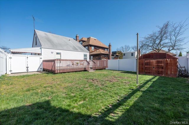 451 Nassau Boulevard, Williston Park, NY 11596