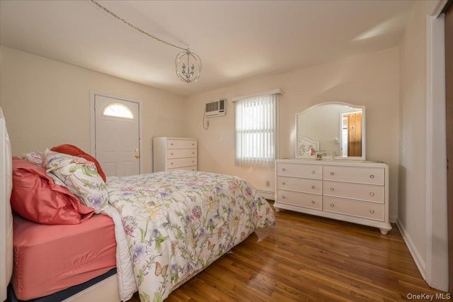 451 Nassau Boulevard, Williston Park, NY 11596