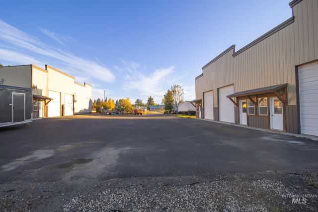 460 Krahn, McCall, ID 83638