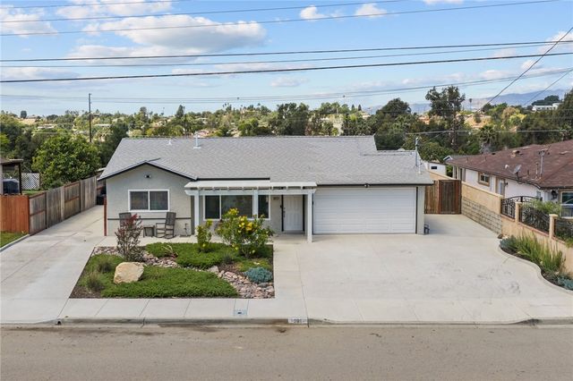 801 La Palma Drive, Fallbrook, CA 92028