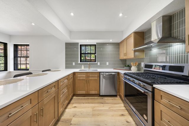 3060 Timberview Road, Dallas, TX 75229