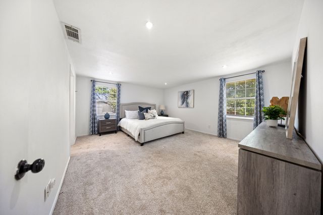 3060 Timberview Road, Dallas, TX 75229