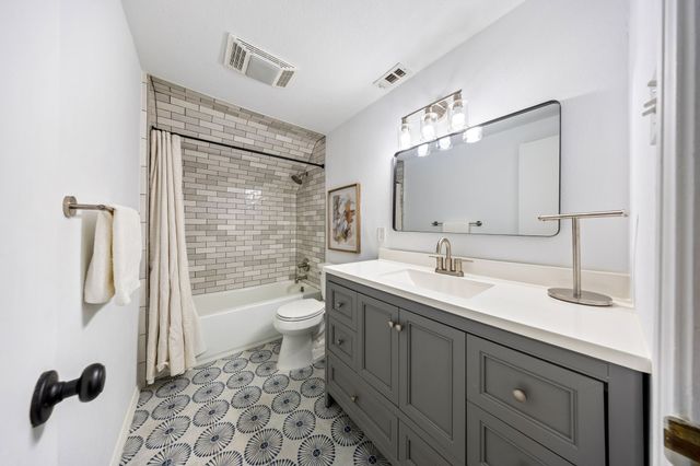 3060 Timberview Road, Dallas, TX 75229