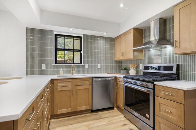 3060 Timberview Road, Dallas, TX 75229
