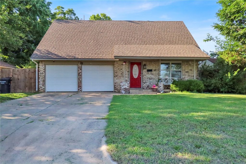 1001 NW 2nd Street, Moore, OK 73160