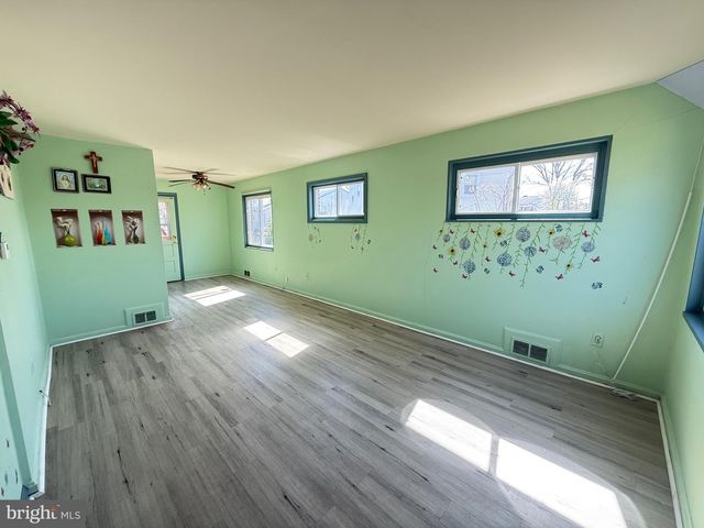 6821 KENYON DR, Alexandria, VA 22307