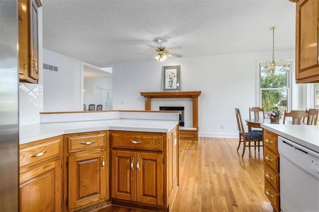 22910 W 51st Street, Shawnee, KS 66226