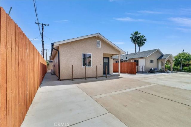 2305 Sesmas Street B, Duarte, CA 91010