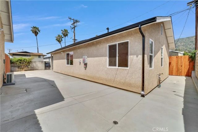 2305 Sesmas Street B, Duarte, CA 91010