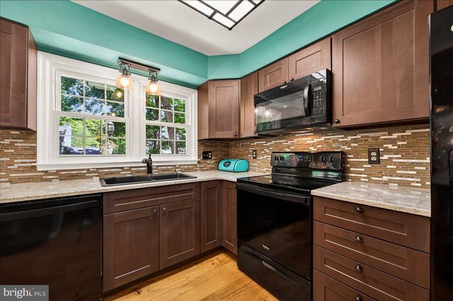 10142 MARSHALL POND RD, Burke, VA 22015