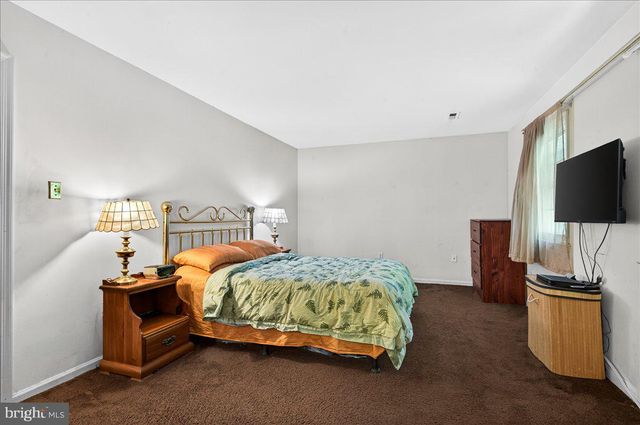 10142 MARSHALL POND RD, Burke, VA 22015
