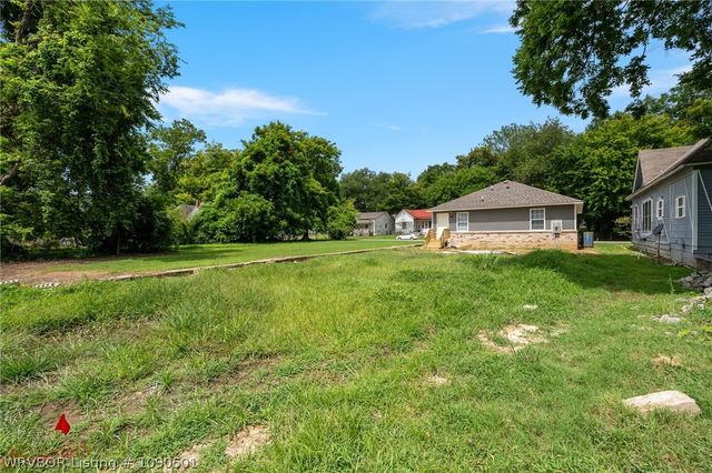 1014 N 7th Street, Fort Smith, AR 72901
