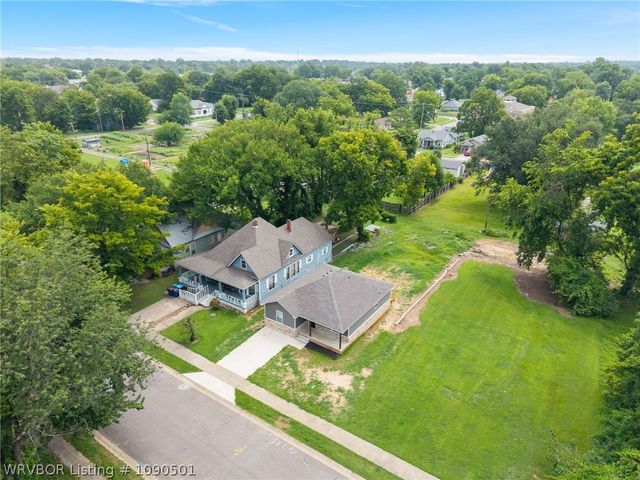 1014 N 7th Street, Fort Smith, AR 72901