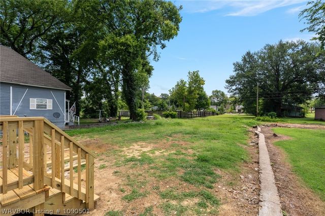 1014 N 7th Street, Fort Smith, AR 72901