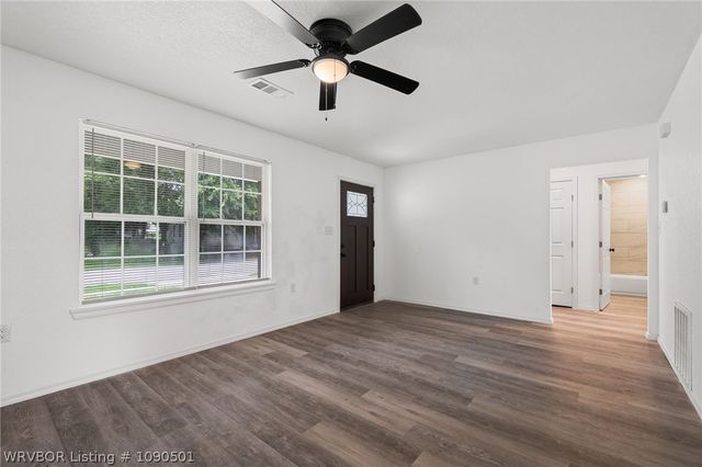 1014 N 7th Street, Fort Smith, AR 72901