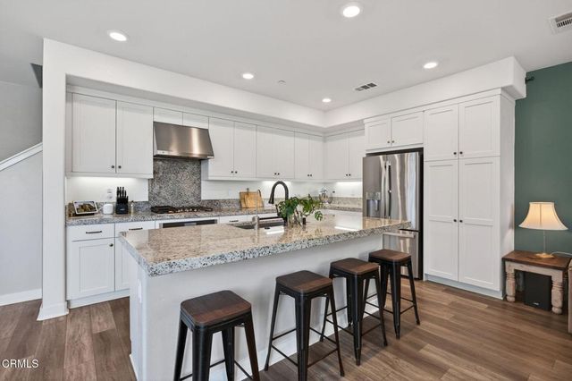 562 Kumquat Court, Santa Paula, CA 93060