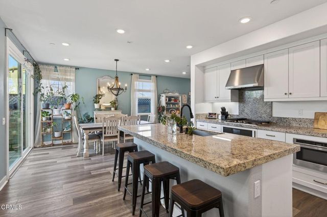 562 Kumquat Court, Santa Paula, CA 93060