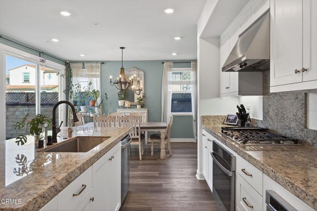 562 Kumquat Court, Santa Paula, CA 93060