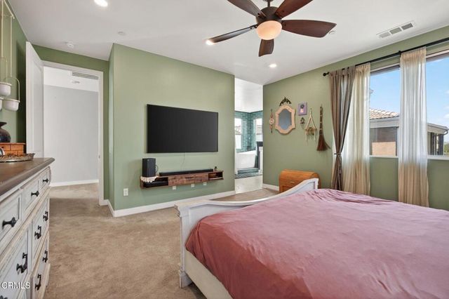 562 Kumquat Court, Santa Paula, CA 93060