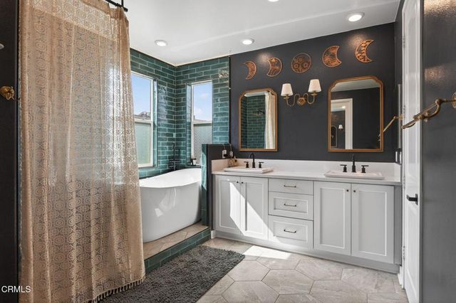 562 Kumquat Court, Santa Paula, CA 93060