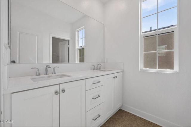 562 Kumquat Court, Santa Paula, CA 93060