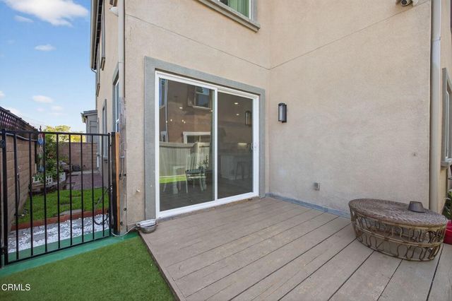 562 Kumquat Court, Santa Paula, CA 93060