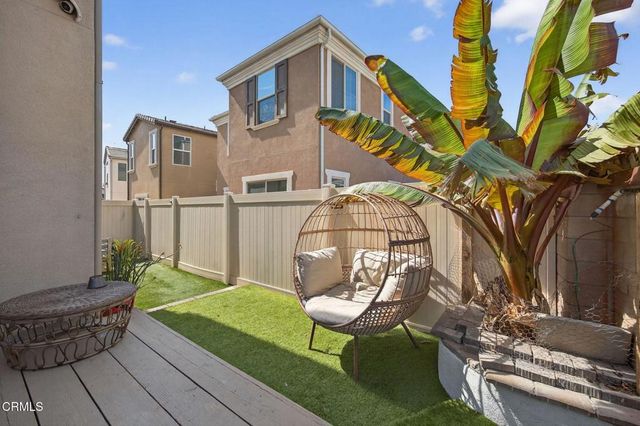 562 Kumquat Court, Santa Paula, CA 93060