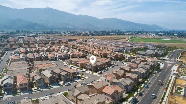 562 Kumquat Court, Santa Paula, CA 93060