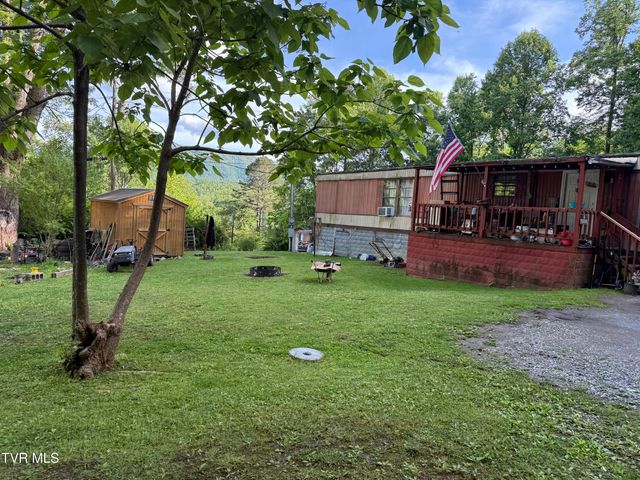 207 Garland Loop, Big Stone Gap, VA 24219