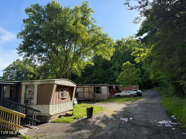 207 Garland Loop, Big Stone Gap, VA 24219