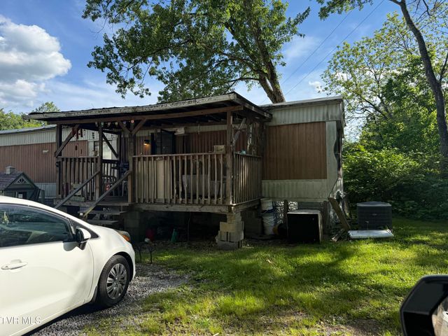 207 Garland Loop, Big Stone Gap, VA 24219