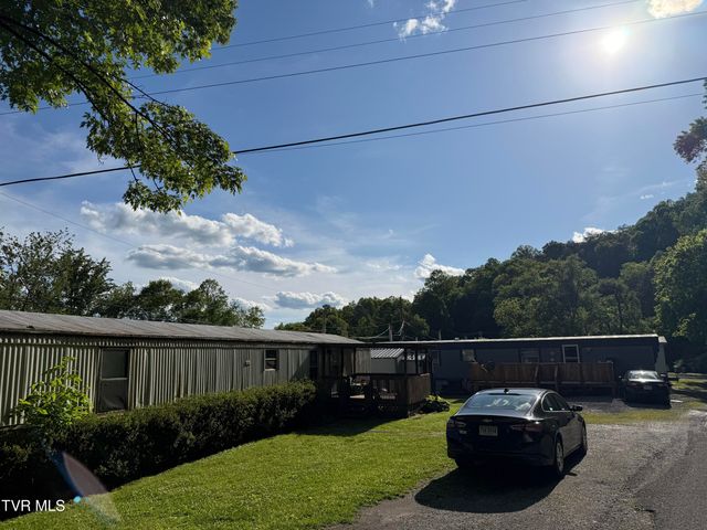 207 Garland Loop, Big Stone Gap, VA 24219