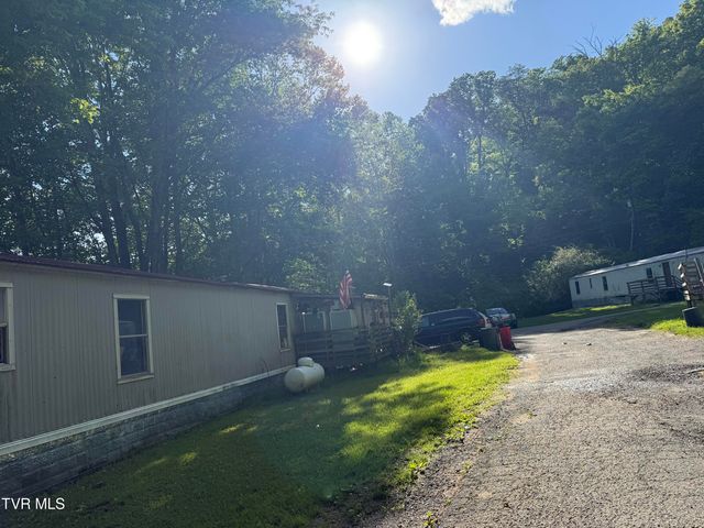 207 Garland Loop, Big Stone Gap, VA 24219