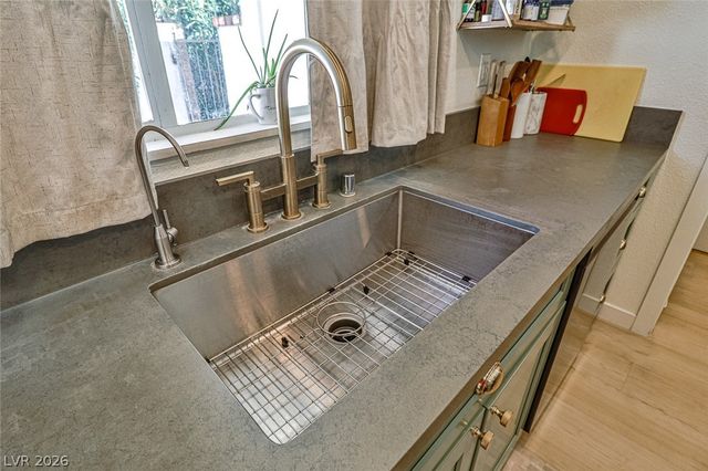 1605 Bryn Mawr Avenue, Las Vegas, NV 89102