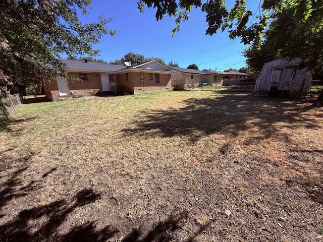 1812 W Birge Street, Sherman, TX 75092