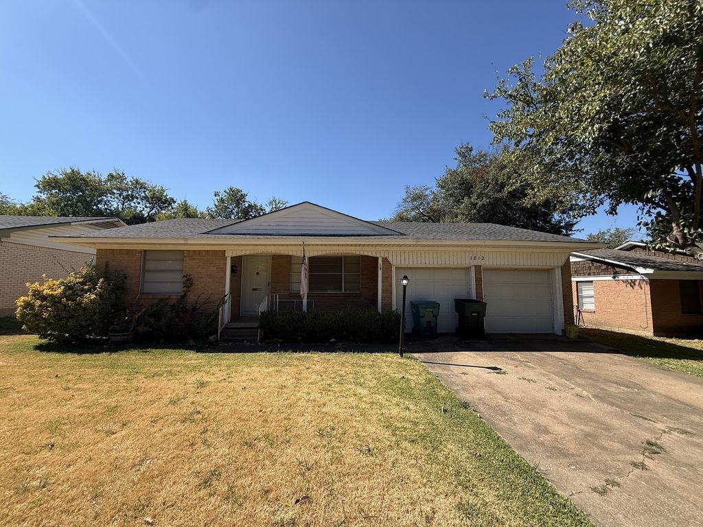 1812 W Birge Street, Sherman, TX 75092