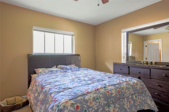 140 Royal Palm Ct, Plantation, FL 33317