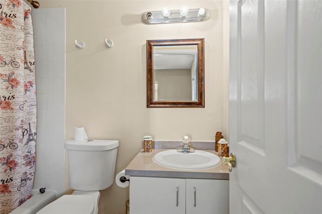 140 Royal Palm Ct, Plantation, FL 33317