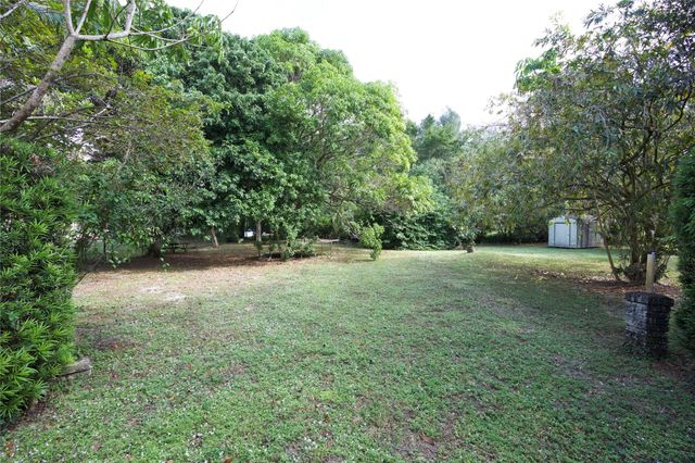 140 Royal Palm Ct, Plantation, FL 33317